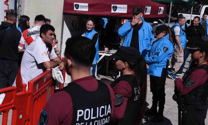 Detienen a hinchas con materiales prohibidos en el operativo previo al&nbsp;Superclásico