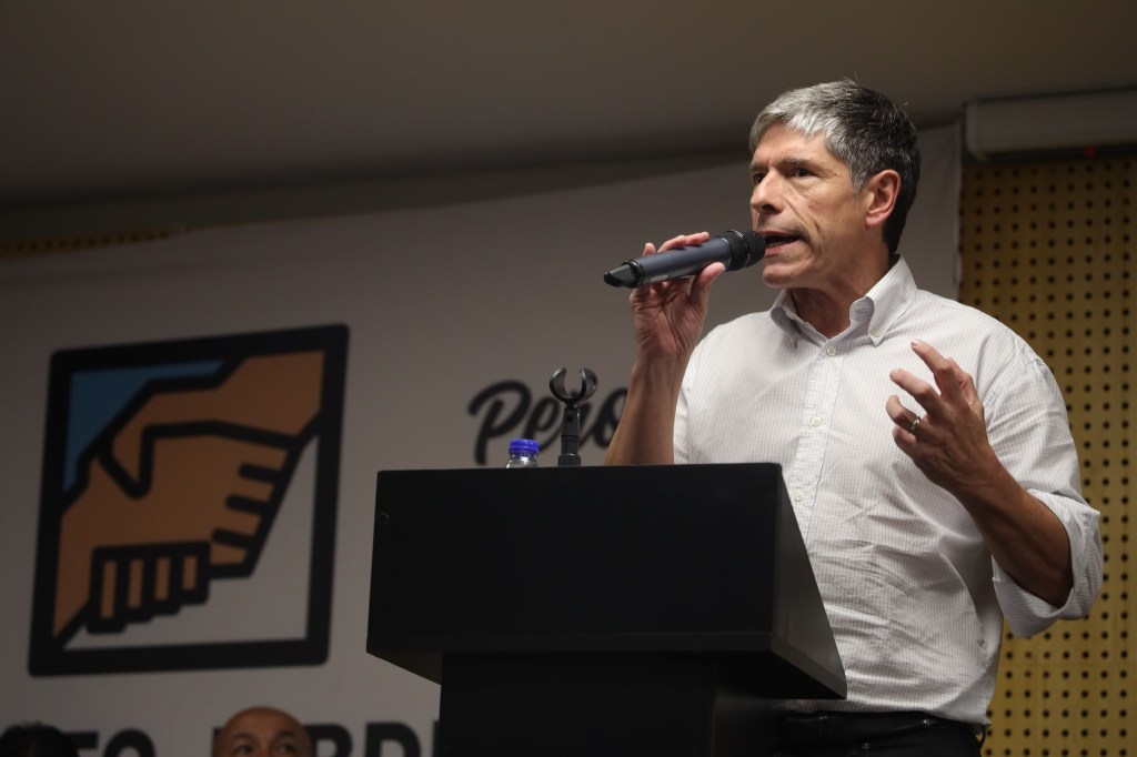 Abal contundente contra Santoro: pidió elegir peronistas que no se&nbsp;escondan