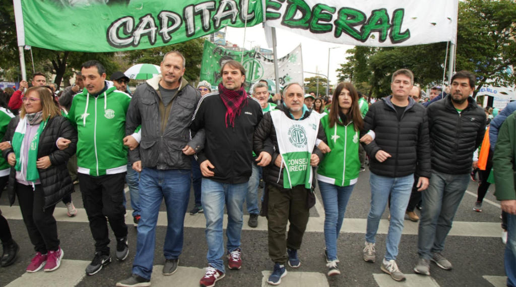 Empleados públicos porteños marchan por mejores condiciones&nbsp;laborales